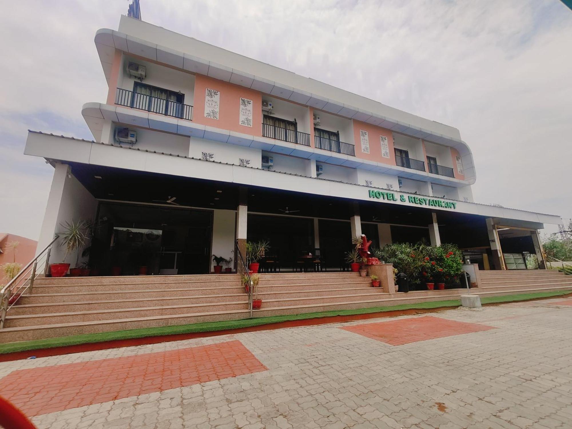 Hotel White Lotus Dungarpur Exterior foto